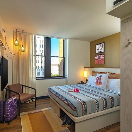 Moxy Phoenix Downtown Экстерьер фото
