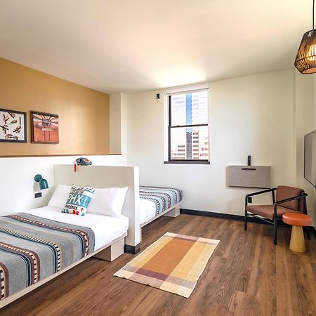 Moxy Phoenix Downtown Экстерьер фото
